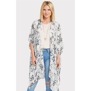 NWOT Lovestitch Snow Leopard Kimono
